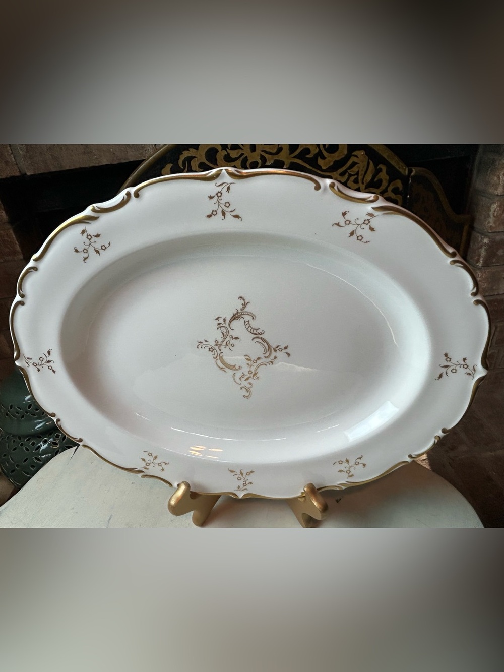ROYAL DOULTON MONTEIGNE 4954 Bone China 13.5” Oval Serving Platter White Gold